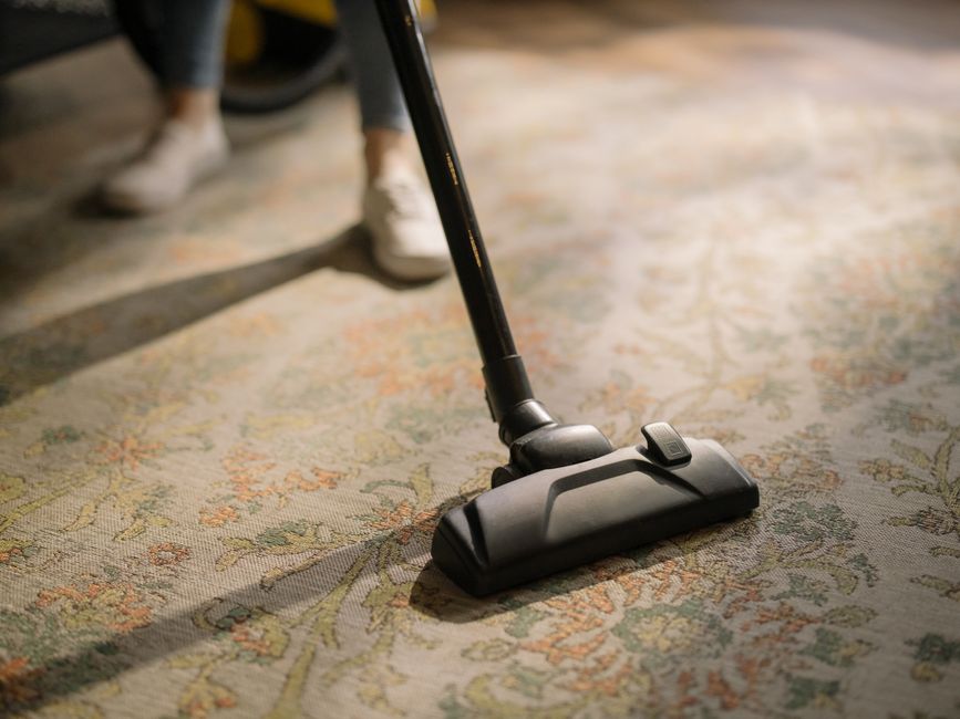 Carpet steam cleaner machine in action